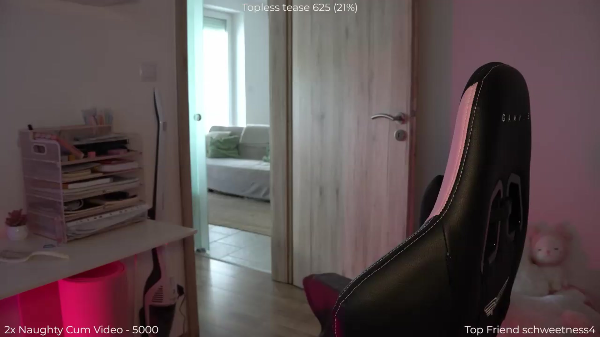 Gallery image thumbnail from NotYourNaomi's myfreecams stream on, 05/21/2026, 10:43 image 18 of 20