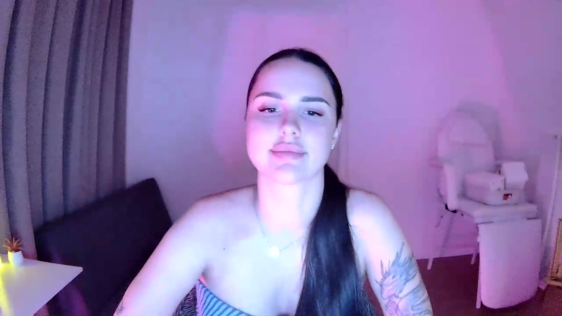 Gallery image thumbnail from NotYourNaomi's myfreecams stream on, 06/01/2026, 21:27 image 11 of 20