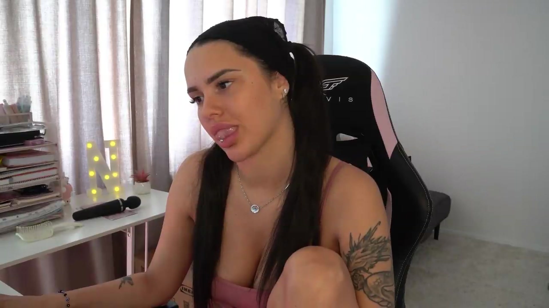 Gallery image thumbnail from NotYourNaomi's myfreecams stream on, 06/05/2026, 07:43 image 10 of 20