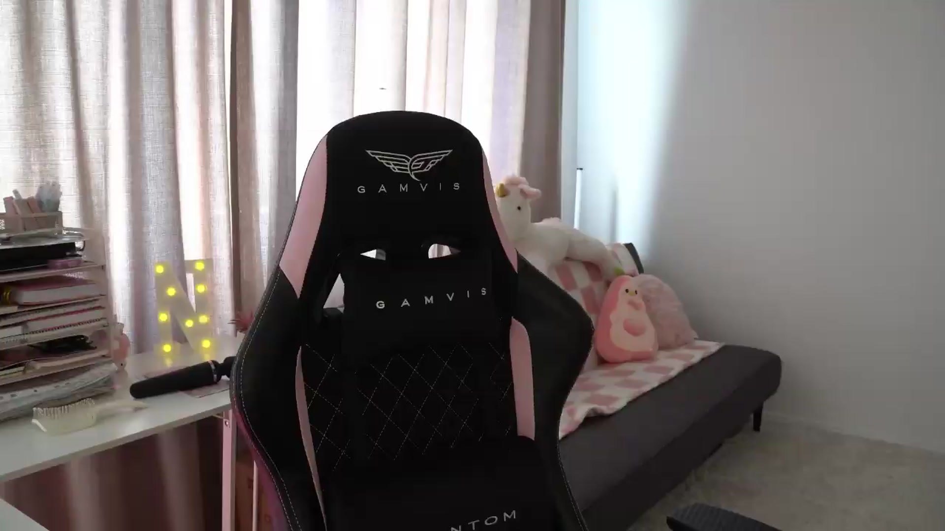 Gallery image thumbnail from NotYourNaomi's myfreecams stream on, 06/05/2026, 07:43 image 2 of 20
