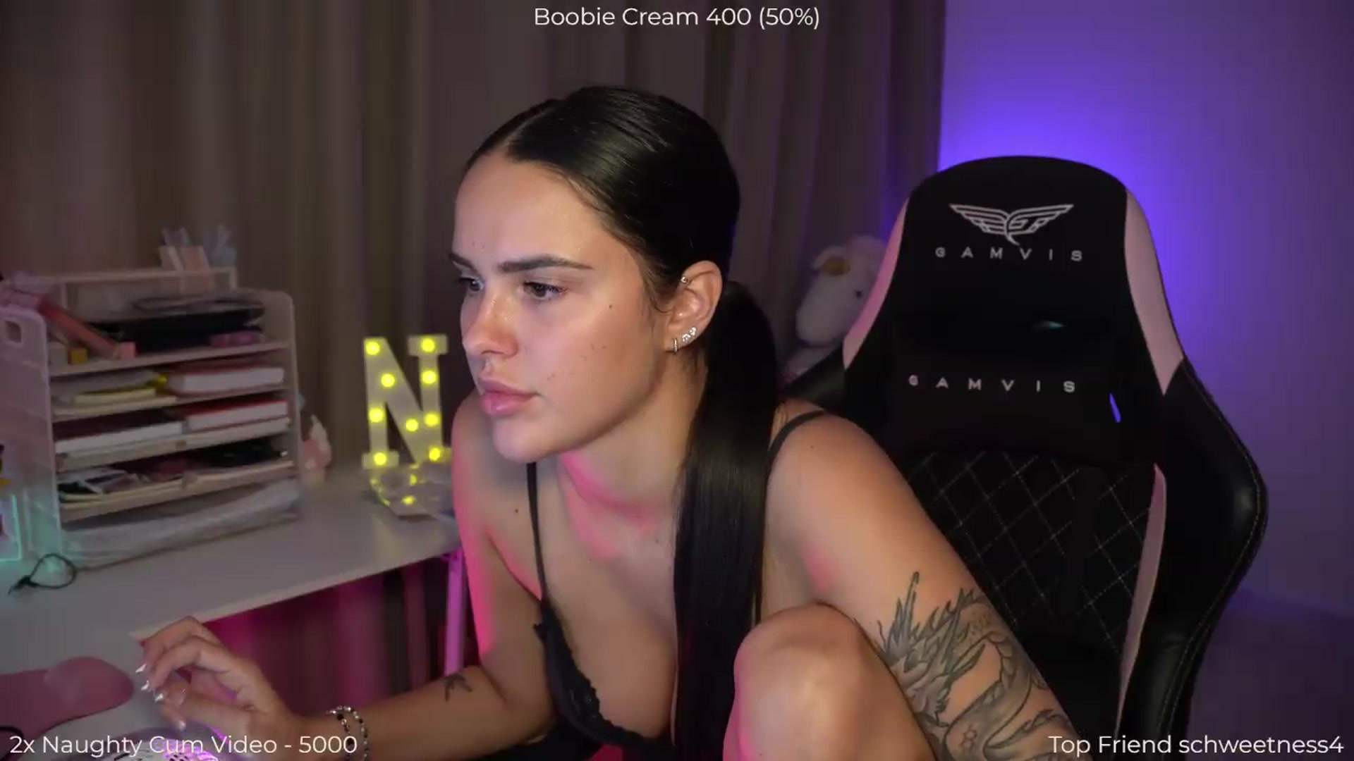 Gallery image thumbnail from NotYourNaomi's myfreecams stream on, 07/26/2026, 21:46 image 6 of 20