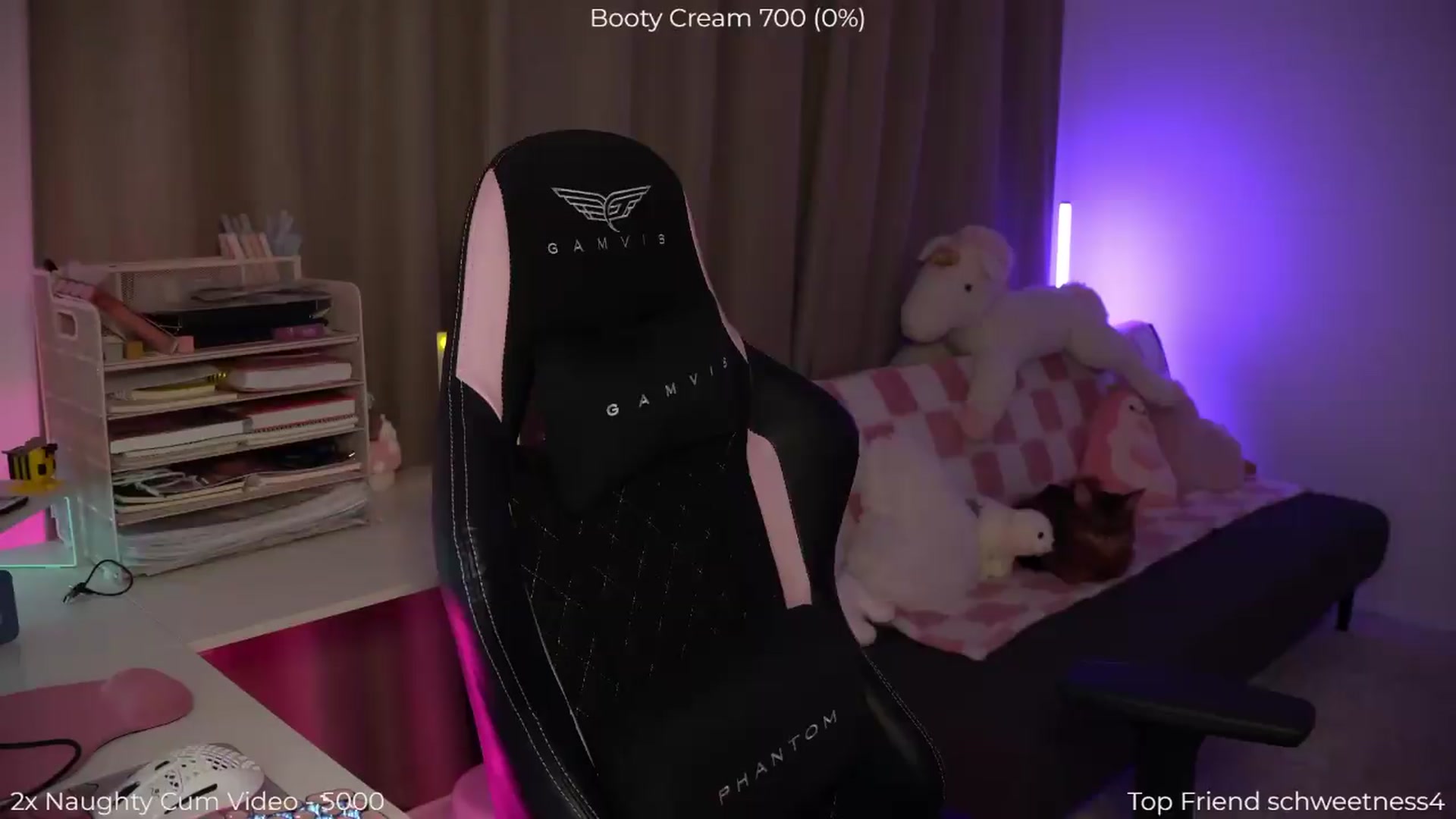 Gallery image thumbnail from NotYourNaomi's myfreecams stream on, 07/26/2026, 21:46 image 10 of 20