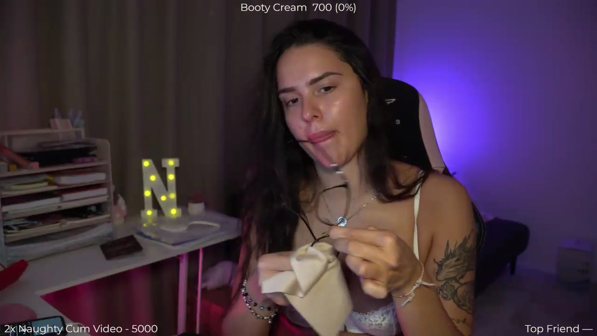 Gallery image thumbnail from NotYourNaomi's myfreecams stream on, 08/19/2026, 19:16 image 3 of 20