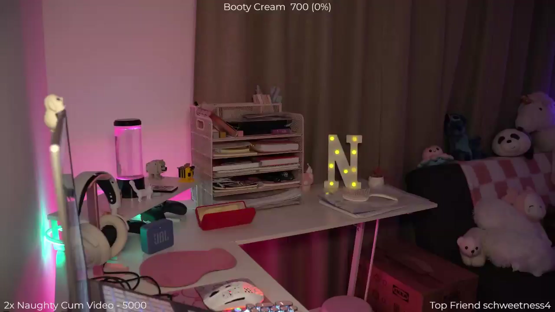 Gallery image thumbnail from NotYourNaomi's myfreecams stream on, 08/25/2026, 21:02 image 11 of 20