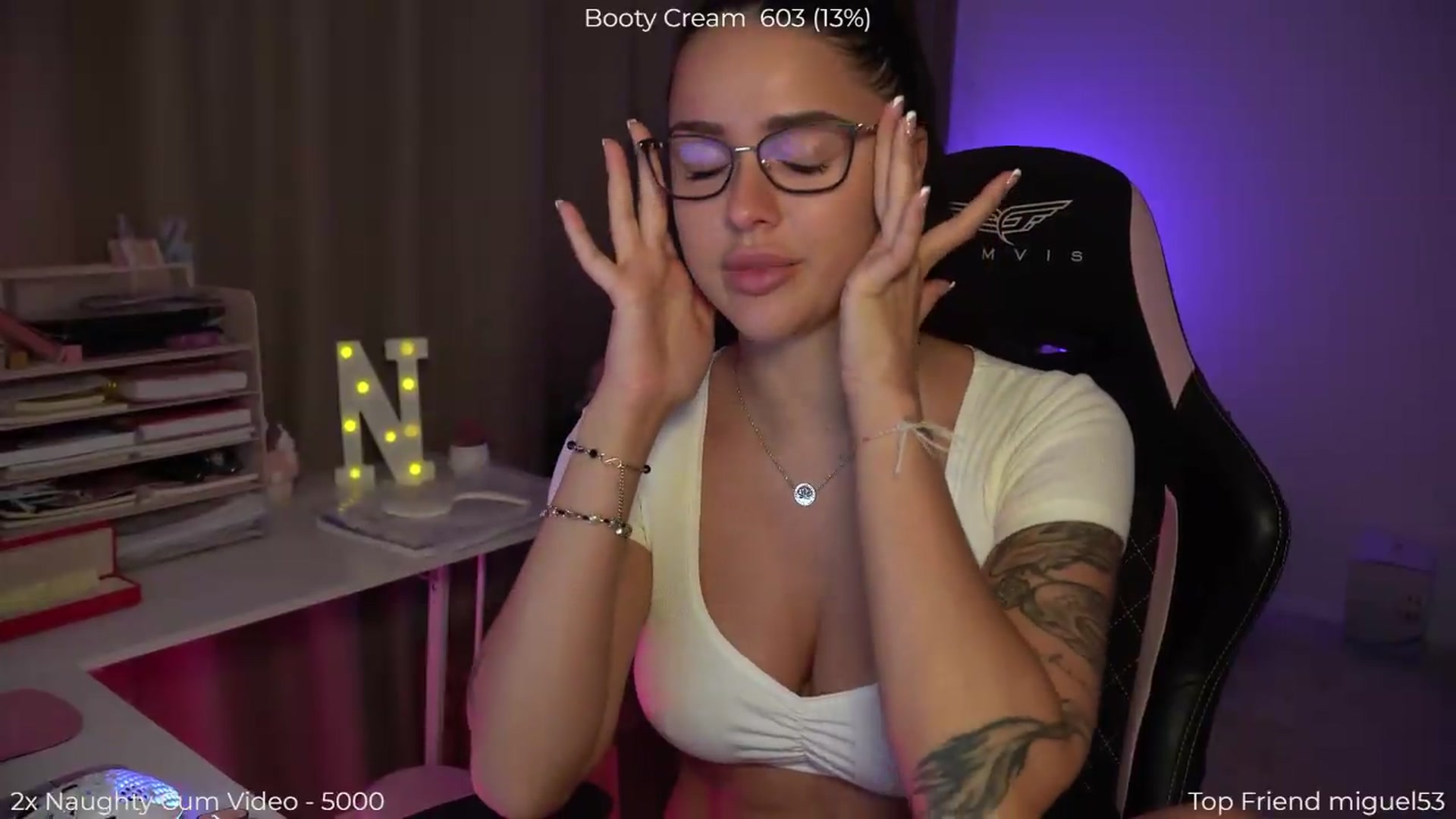 Gallery image thumbnail from NotYourNaomi's myfreecams stream on, 08/26/2026, 20:53 image 11 of 20
