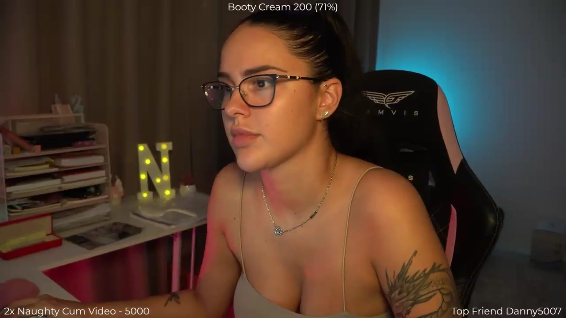 Gallery image thumbnail from NotYourNaomi's myfreecams stream on, 08/30/2026, 21:08 image 3 of 20
