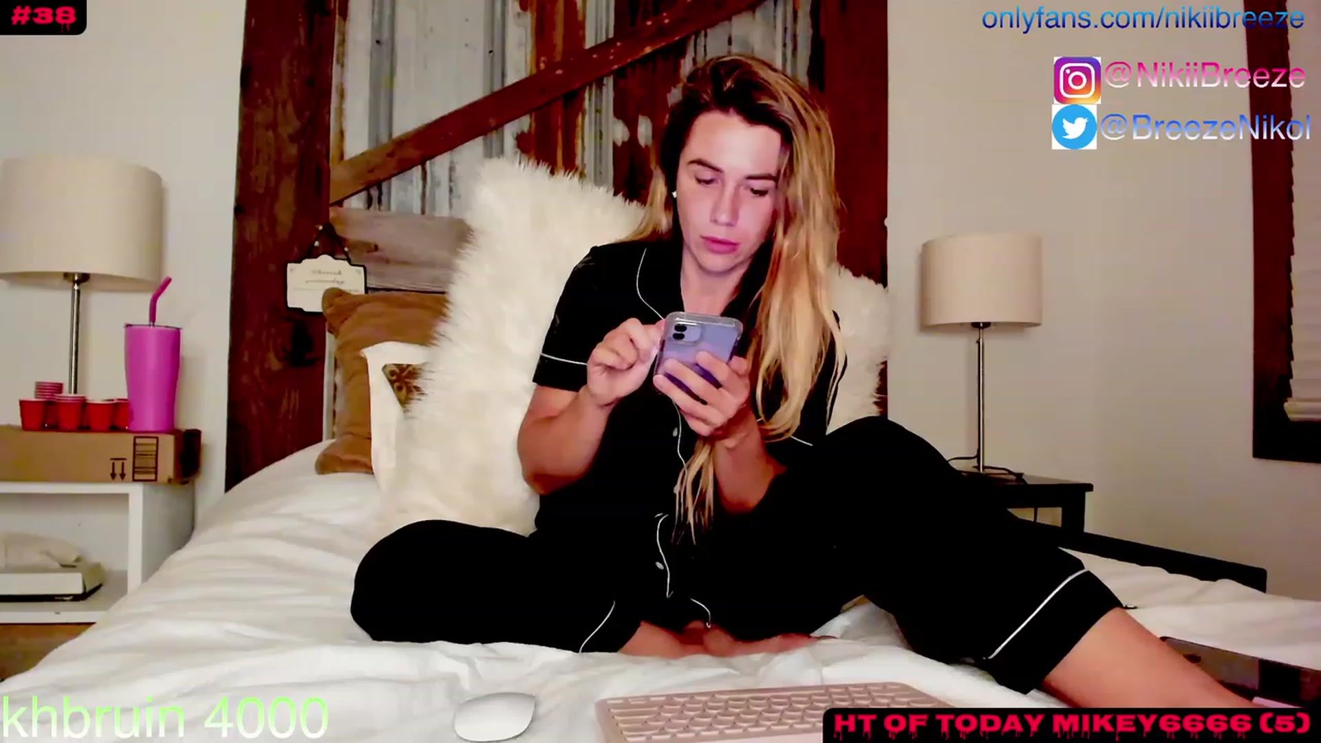 Gallery image thumbnail from Not_N's myfreecams stream on, 08/10/2023, 07:46 image 12 of 20