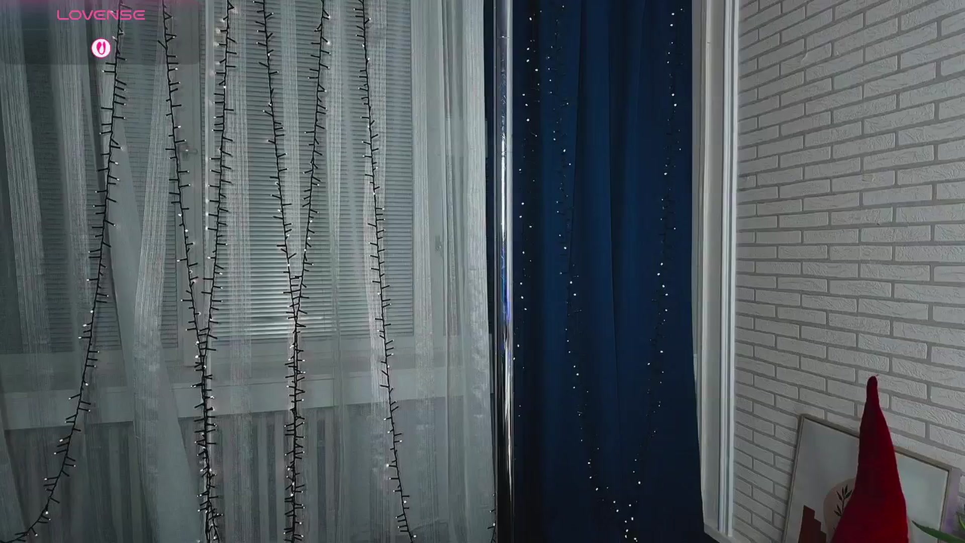 Gallery image thumbnail from NovaBlissss's myfreecams stream on, 12/25/2025, 18:18 image 11 of 20
