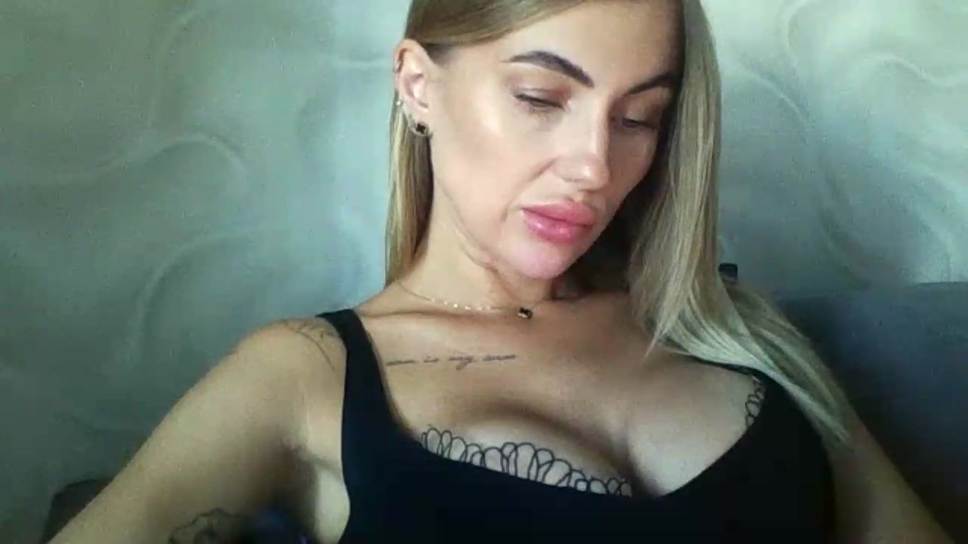 Gallery image thumbnail from NovaDahlia's myfreecams stream on, 08/17/2026, 08:26 image 18 of 20