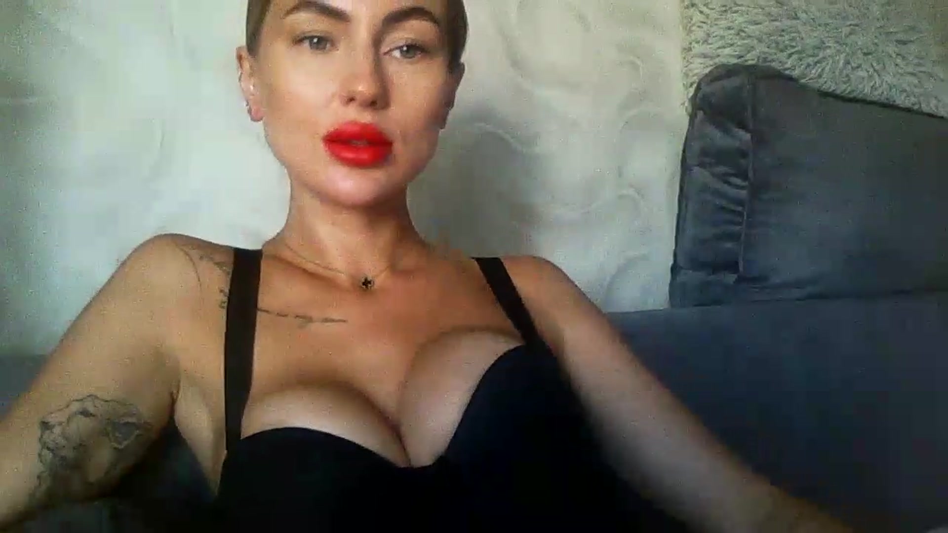 Gallery image thumbnail from NovaDahlia's myfreecams stream on, 08/18/2026, 07:18 image 4 of 20