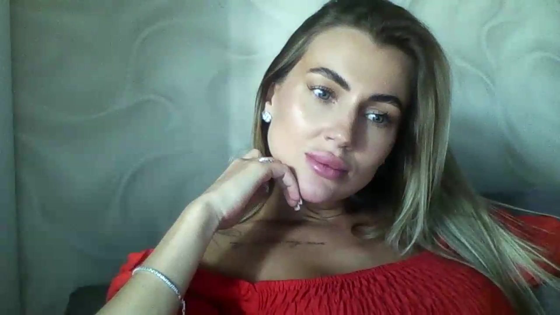 Gallery image thumbnail from NovaDahlia's myfreecams stream on, 08/19/2026, 09:31 image 16 of 20