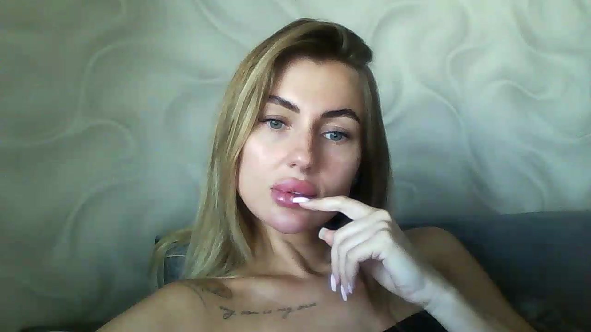 Gallery image thumbnail from NovaDahlia's myfreecams stream on, 08/23/2026, 09:20 image 2 of 20