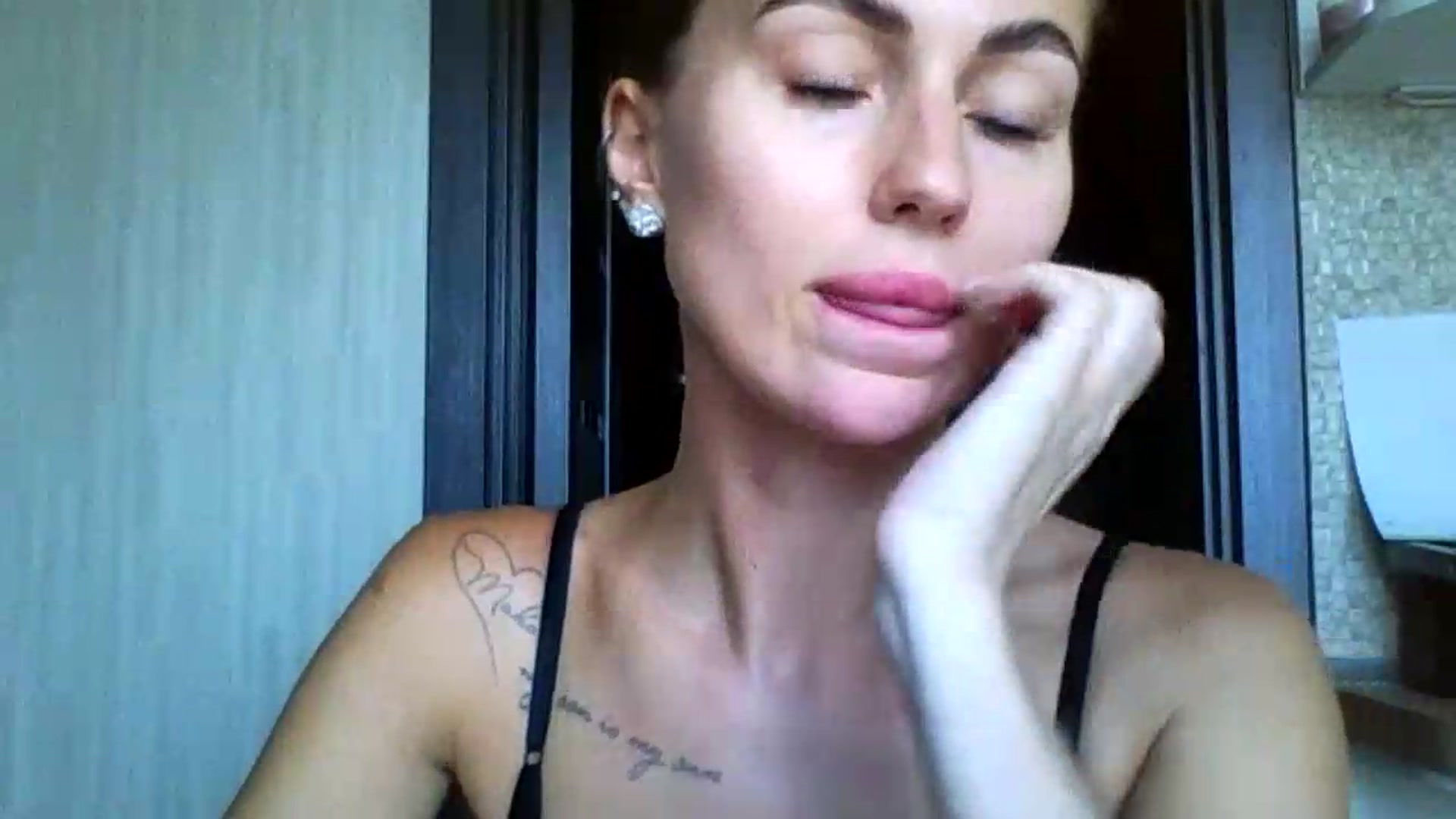 Gallery image thumbnail from NovaDahlia's myfreecams stream on, 08/27/2026, 08:41 image 3 of 20