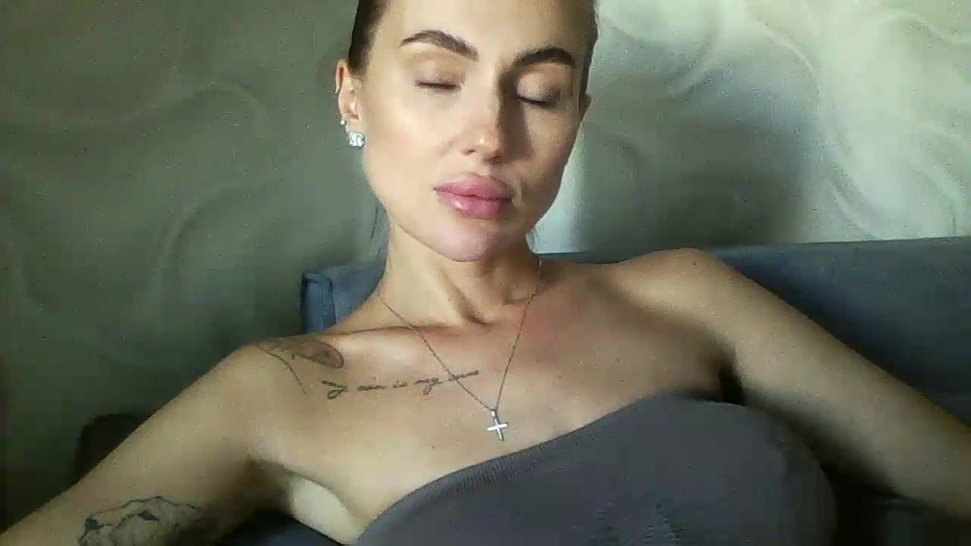 Gallery image thumbnail from NovaDahlia's myfreecams stream on, 09/18/2026, 08:10 image 8 of 20