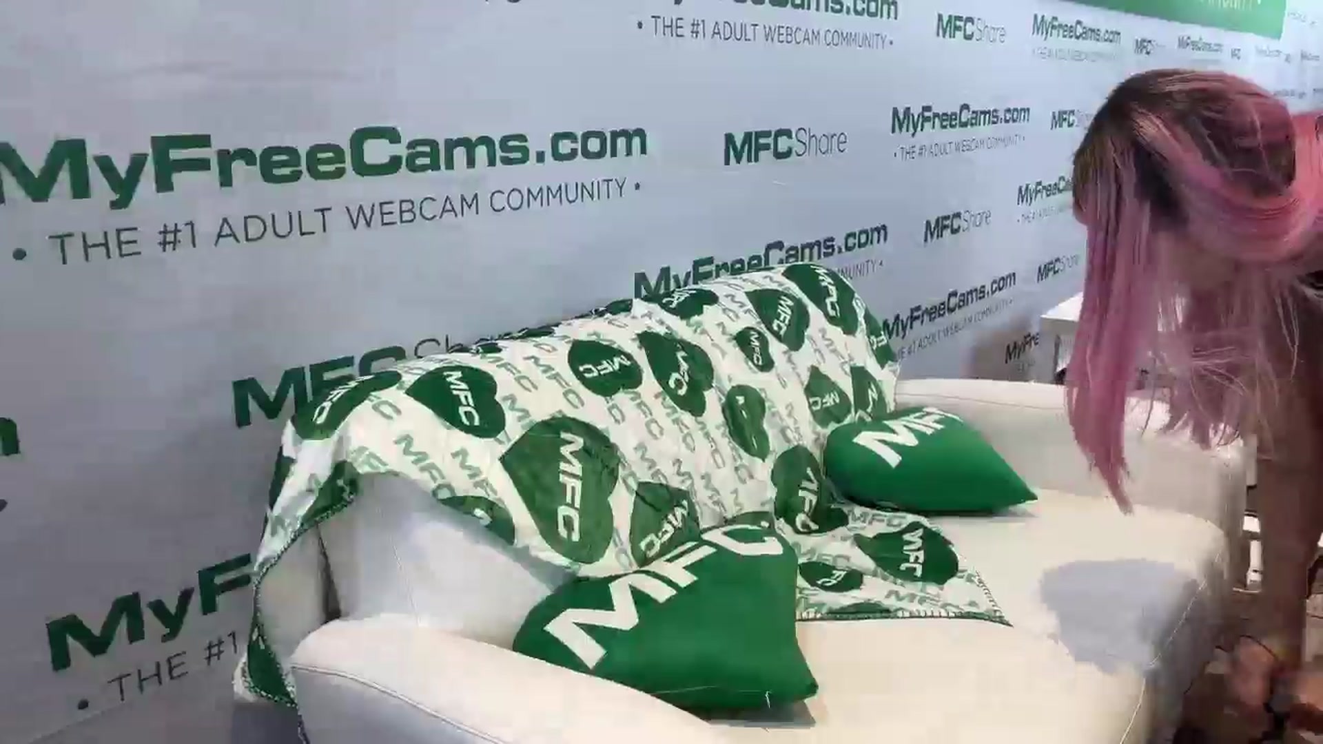 Gallery image thumbnail from NovaHawthorne's myfreecams stream on, 01/23/2025, 03:29 image 9 of 20
