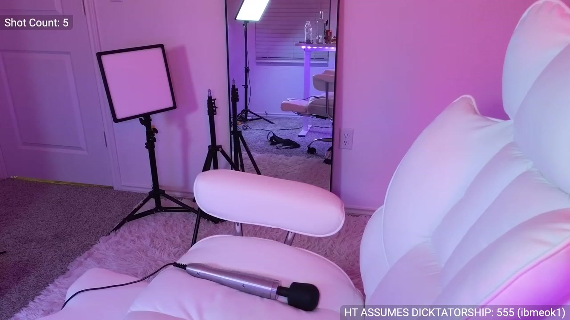 Gallery image thumbnail from NovaMiller's myfreecams stream on, 03/19/2023, 07:06 image 20 of 20