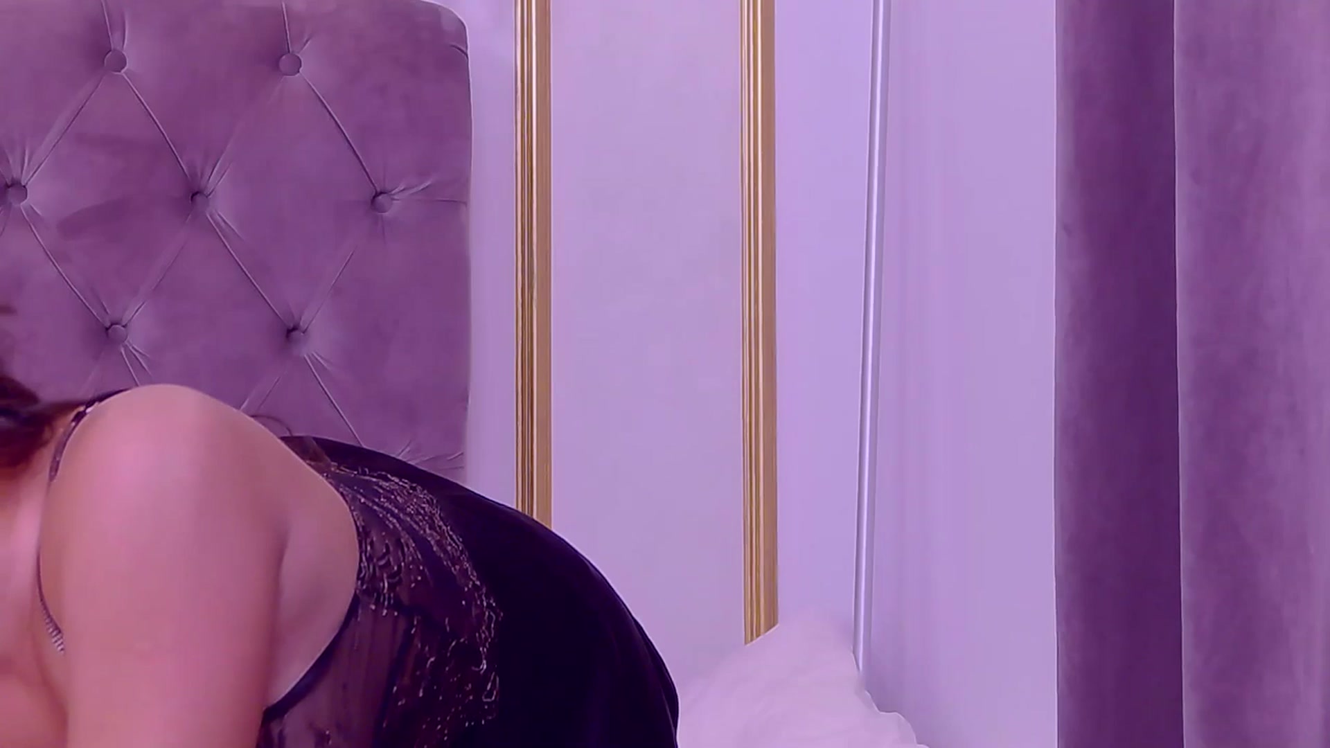 Gallery image thumbnail from Novaaa's myfreecams stream on, 12/15/2024, 22:19 image 8 of 20