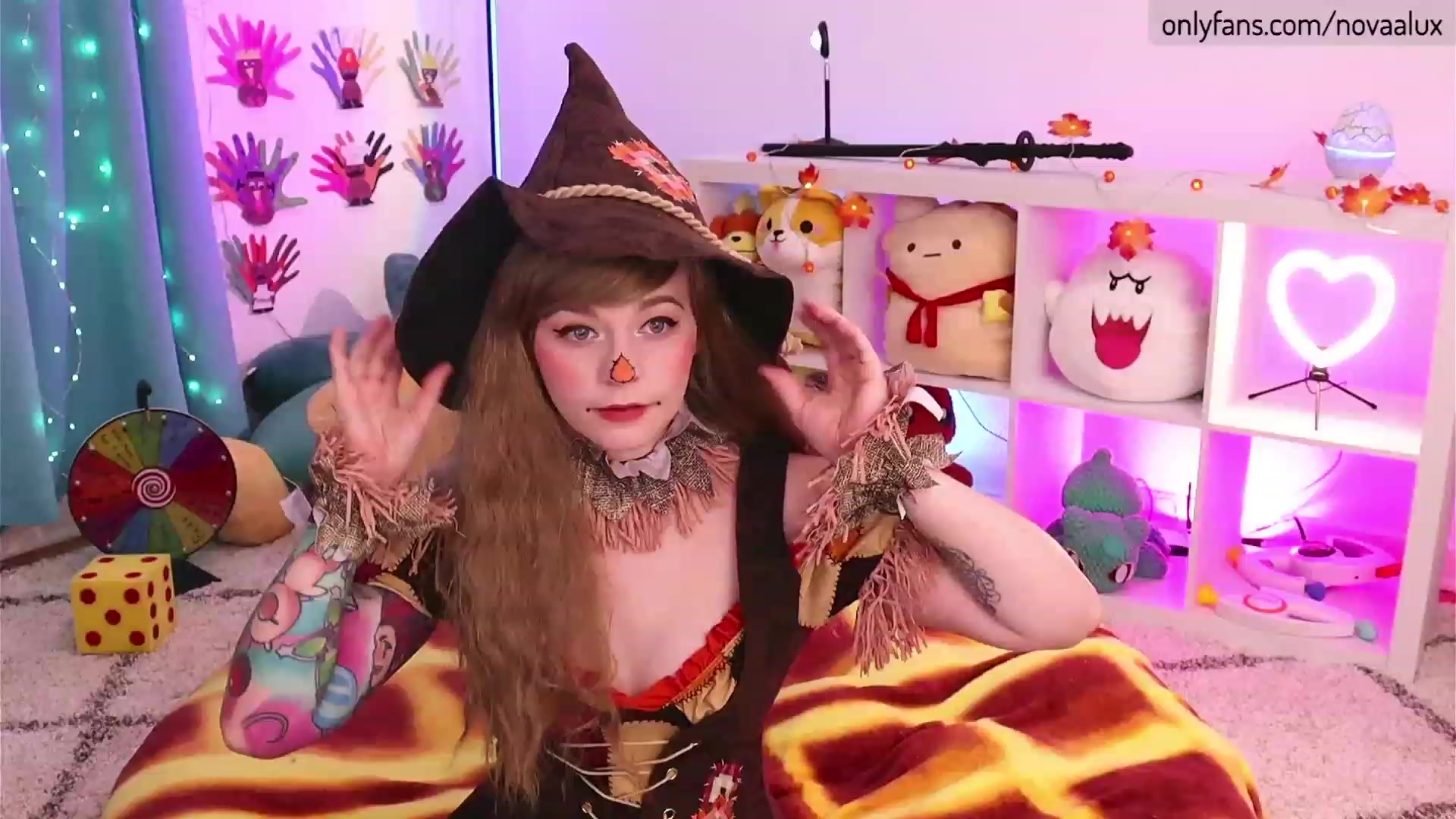 Gallery image thumbnail from Novaalux's myfreecams stream on, 11/16/2022, 21:36 image 14 of 20