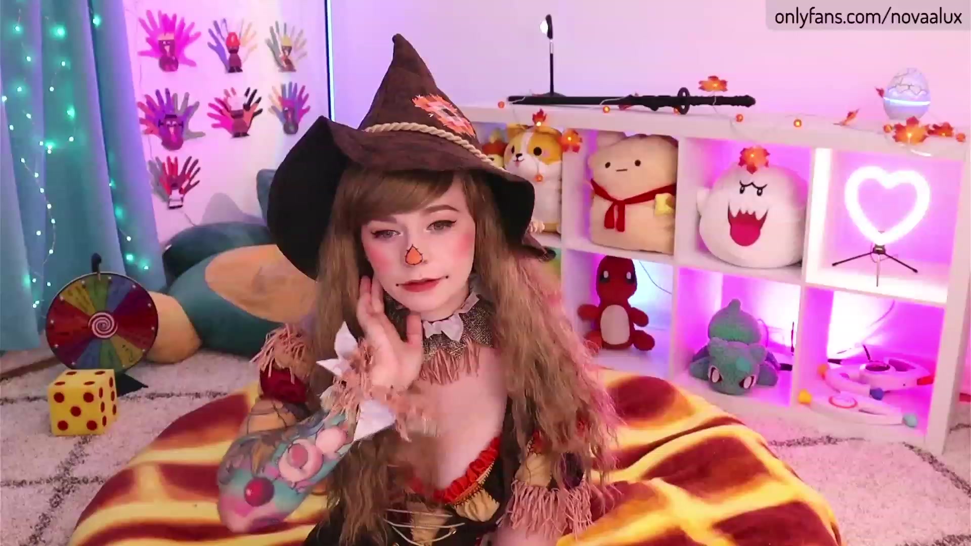 Gallery image thumbnail from Novaalux's myfreecams stream on, 11/16/2022, 21:36 image 17 of 20