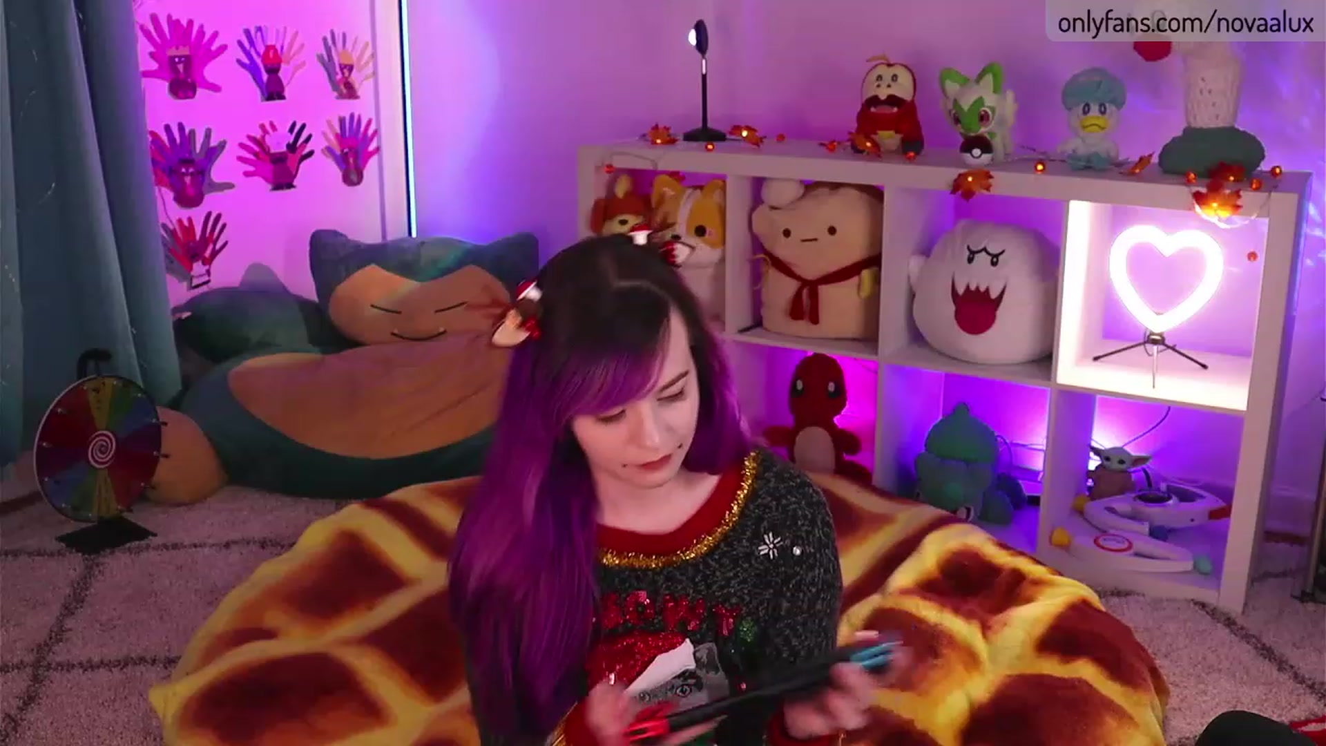 Gallery image thumbnail from Novaalux's myfreecams stream on, 11/22/2022, 23:46 image 17 of 20