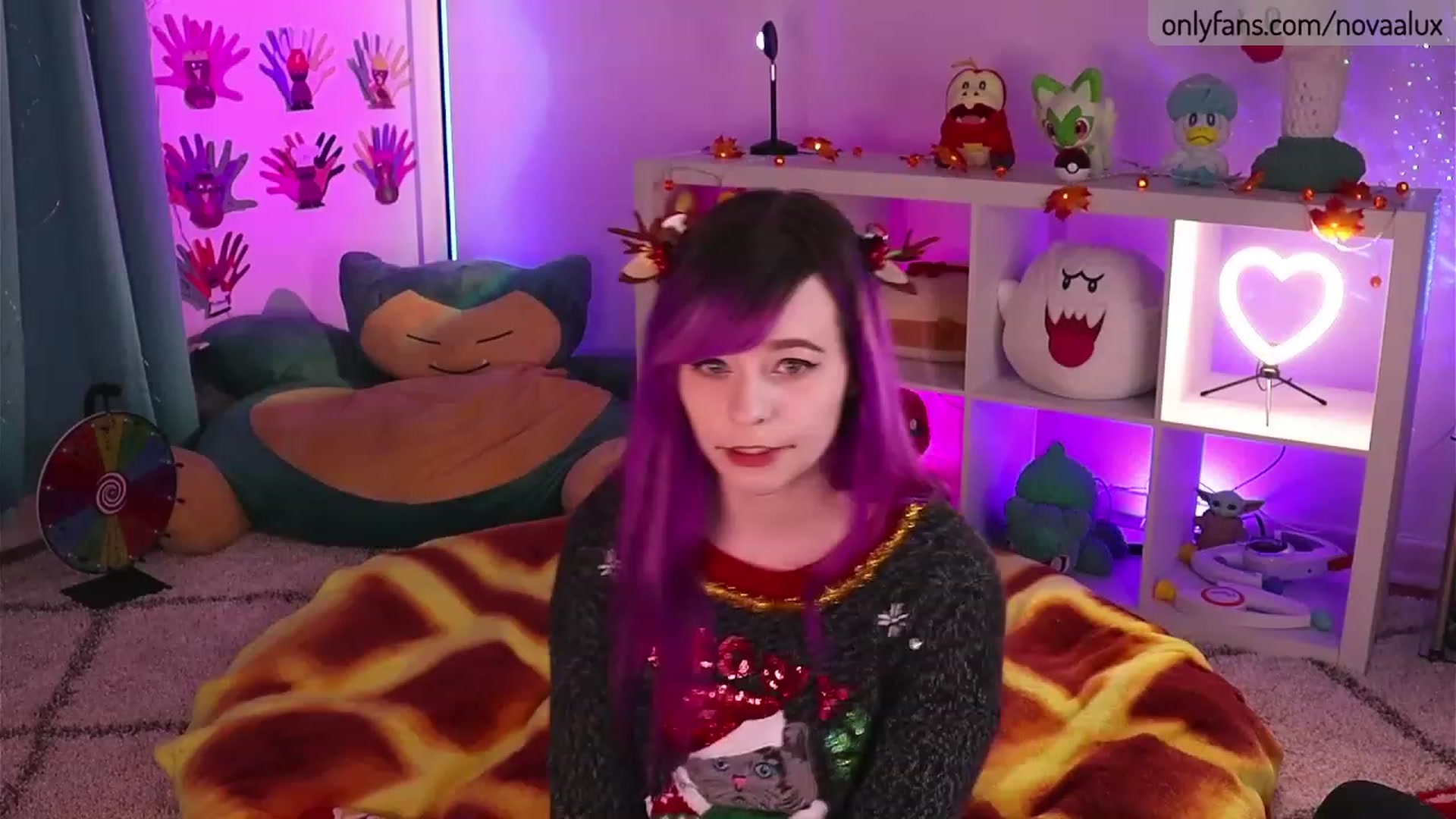 Gallery image thumbnail from Novaalux's myfreecams stream on, 11/22/2022, 23:46 image 8 of 20