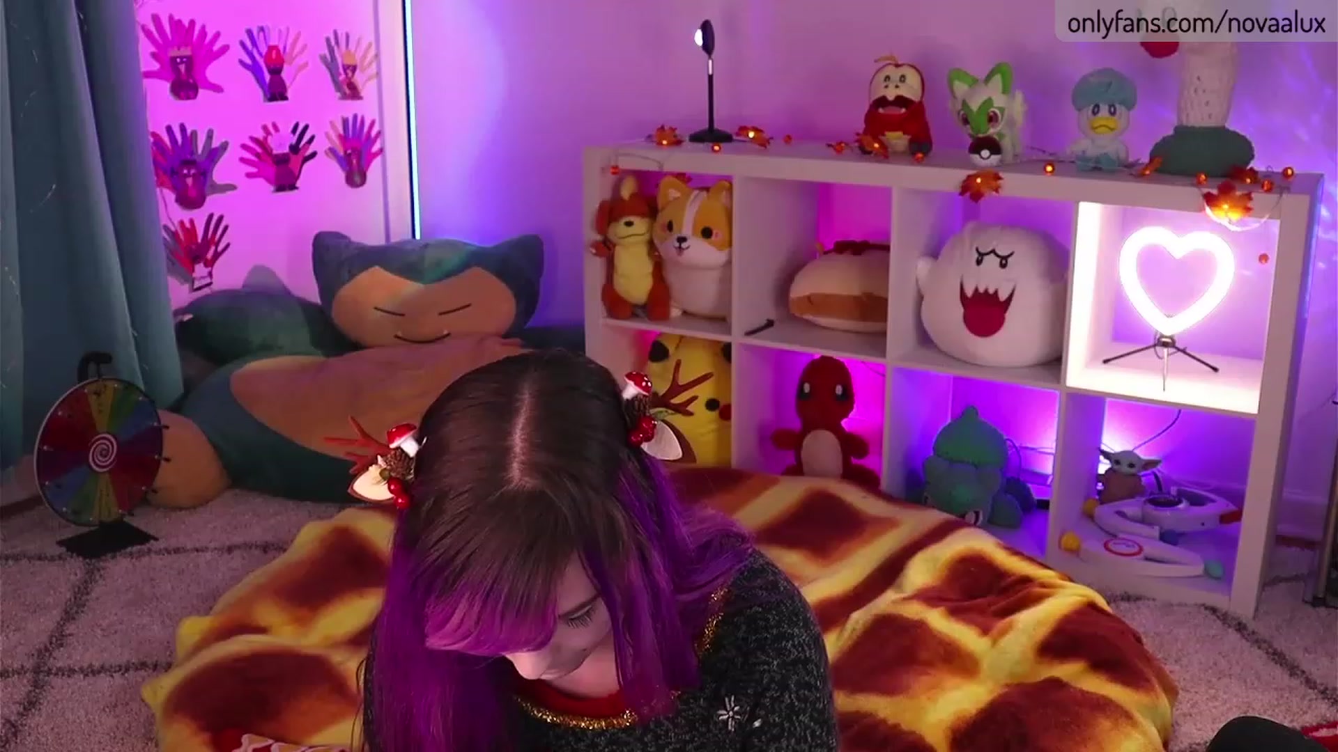 Gallery image thumbnail from Novaalux's myfreecams stream on, 11/22/2022, 23:46 image 6 of 20