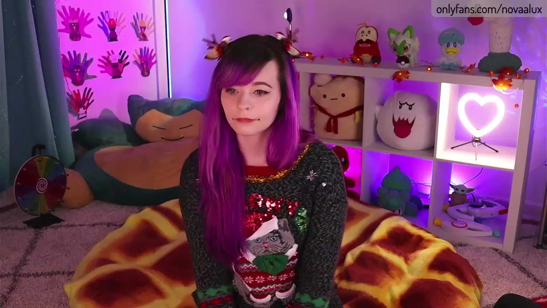 Gallery image thumbnail from Novaalux's myfreecams stream on, 11/22/2022, 23:46 image 19 of 20