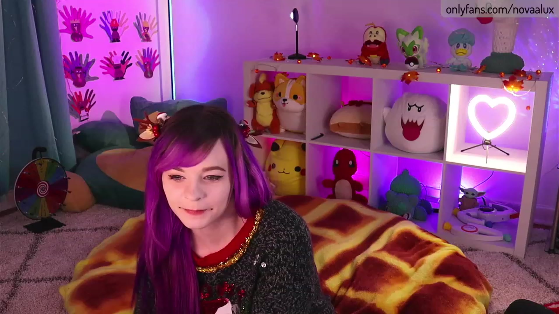 Gallery image thumbnail from Novaalux's myfreecams stream on, 11/22/2022, 23:46 image 10 of 20