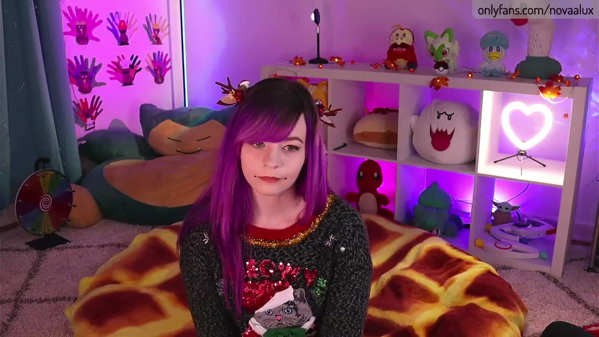 Gallery image thumbnail from Novaalux's myfreecams stream on, 11/22/2022, 23:46 image 7 of 20