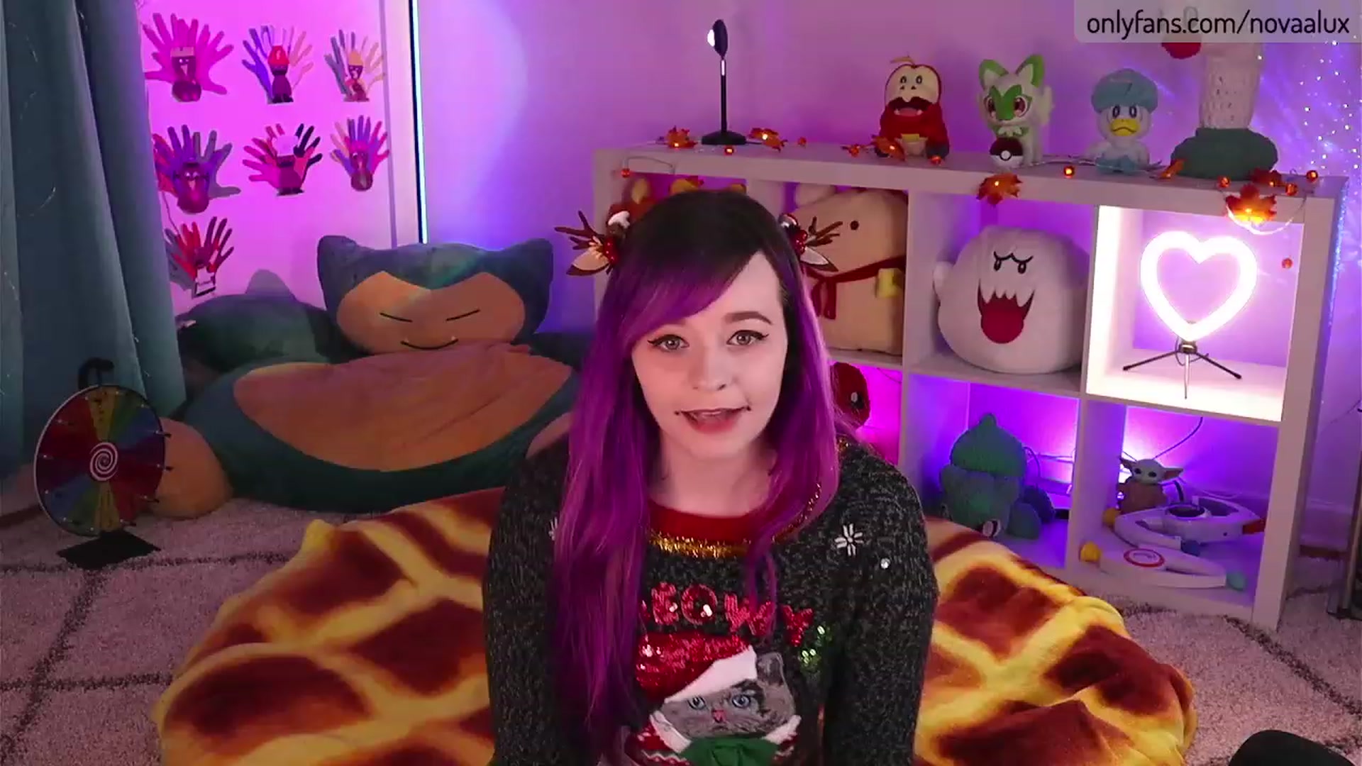 Gallery image thumbnail from Novaalux's myfreecams stream on, 11/22/2022, 23:46 image 3 of 20