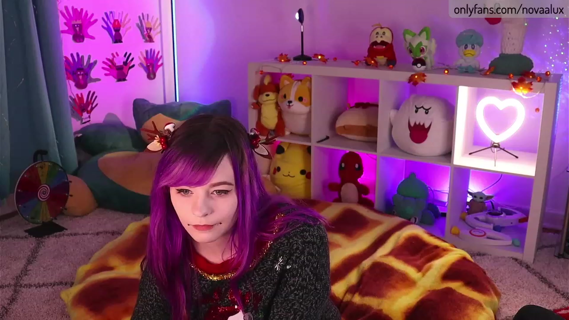Gallery image thumbnail from Novaalux's myfreecams stream on, 11/22/2022, 23:46 image 9 of 20