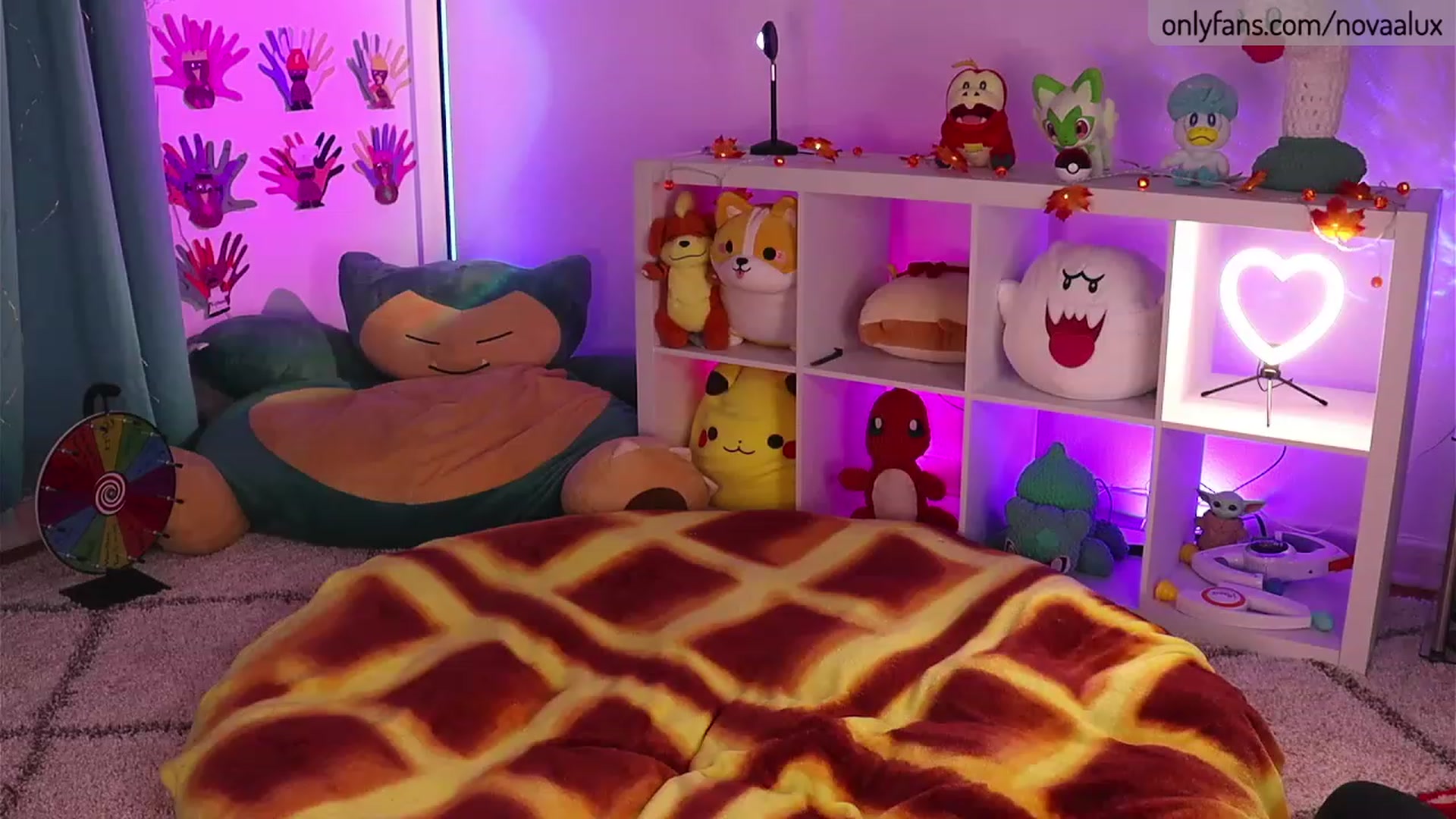 Gallery image thumbnail from Novaalux's myfreecams stream on, 11/22/2022, 23:46 image 11 of 20