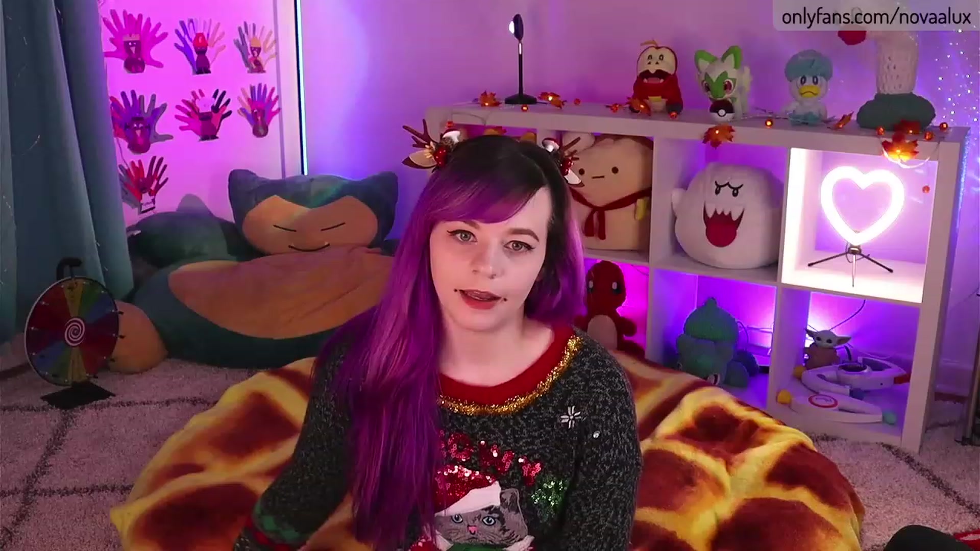 Gallery image thumbnail from Novaalux's myfreecams stream on, 11/22/2022, 23:46 image 15 of 20