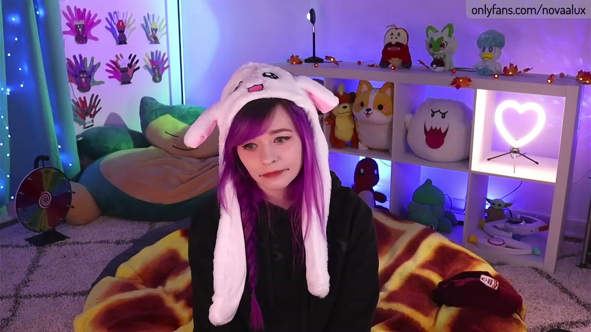 Gallery image thumbnail from Novaalux's myfreecams stream on, 11/24/2022, 16:45 image 19 of 20