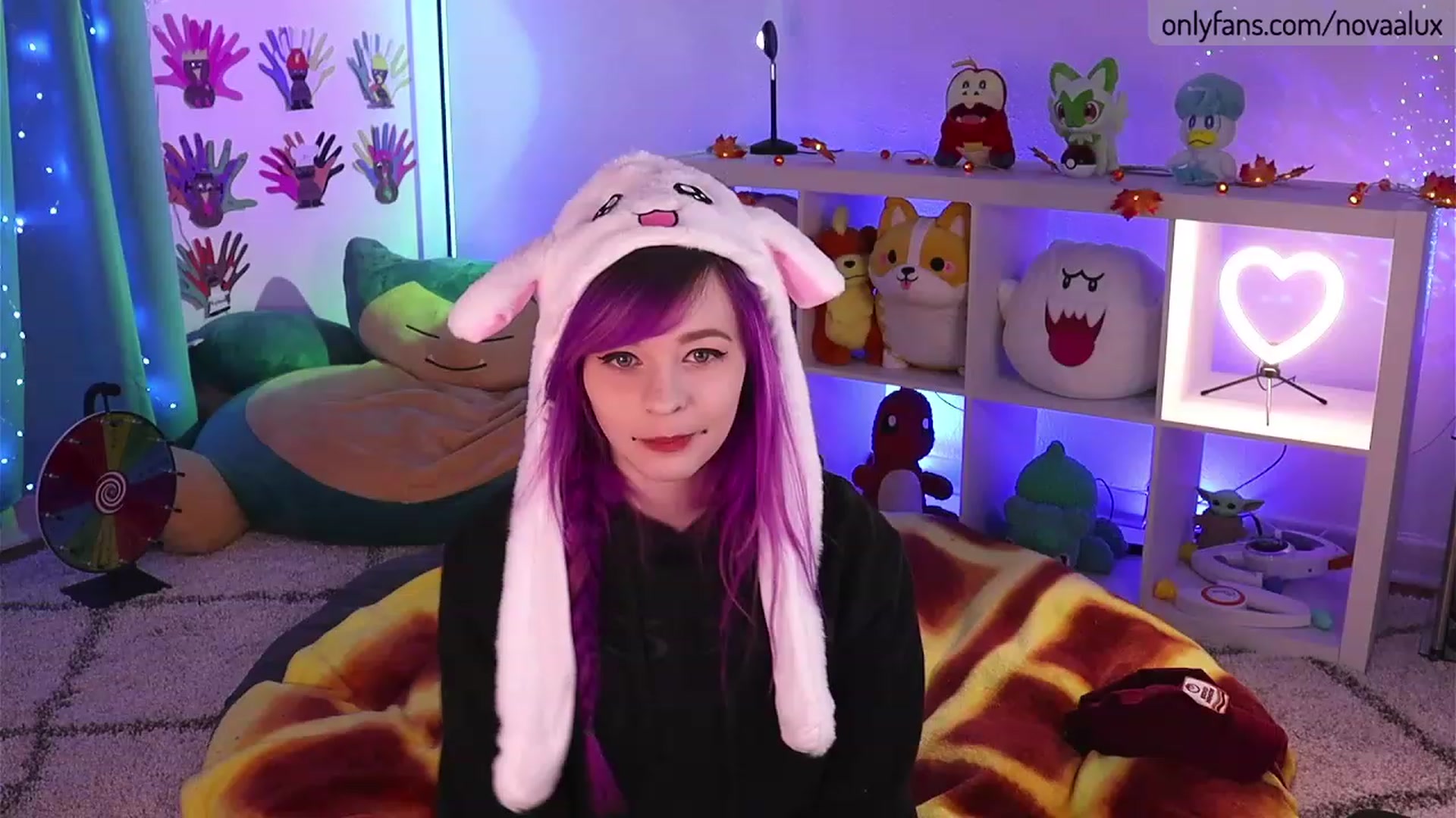 Gallery image thumbnail from Novaalux's myfreecams stream on, 11/24/2022, 16:45 image 16 of 20