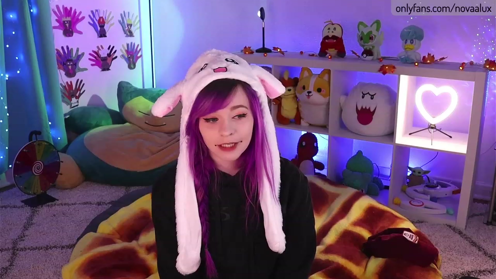 Gallery image thumbnail from Novaalux's myfreecams stream on, 11/24/2022, 16:45 image 20 of 20