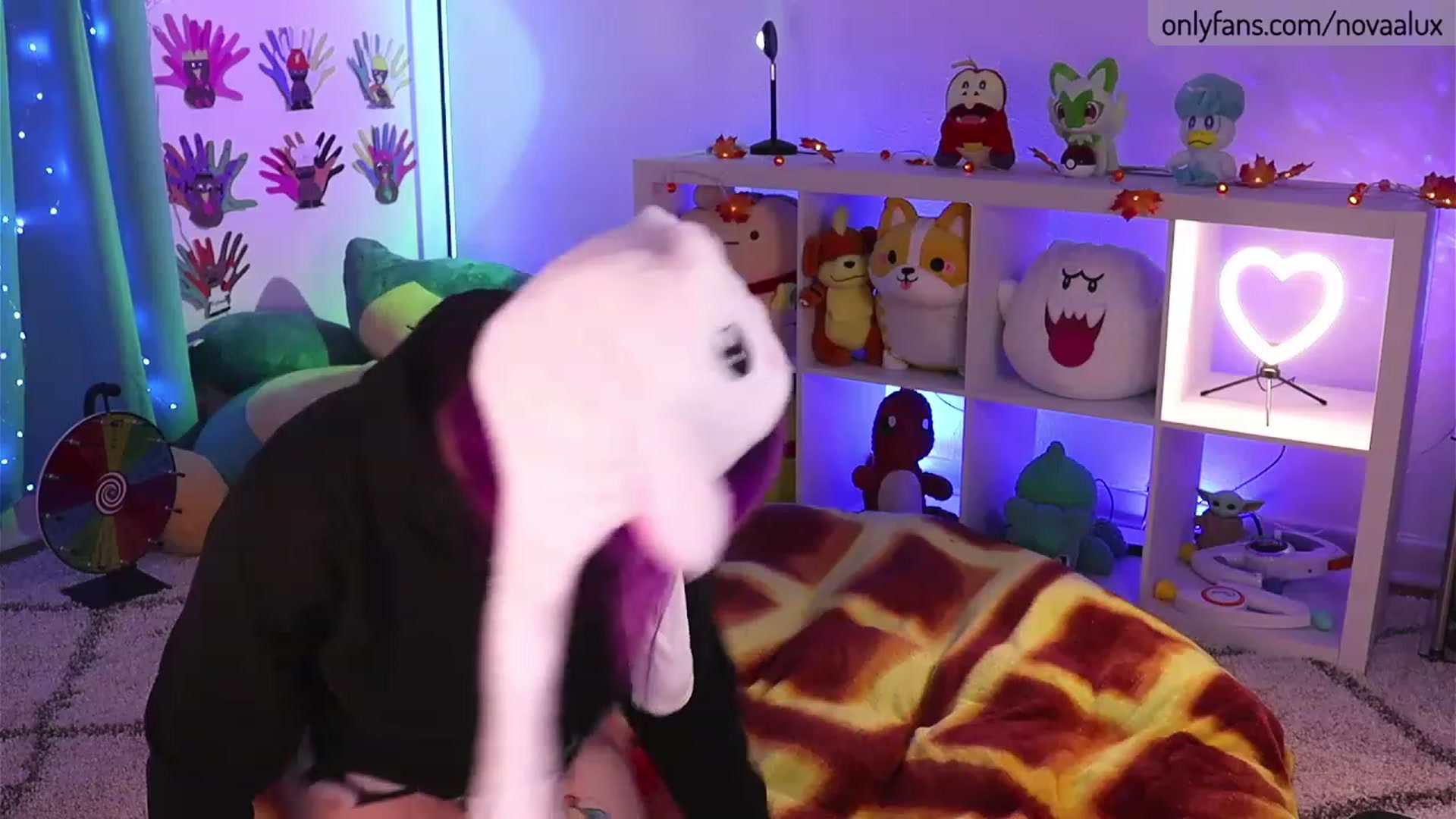 Gallery image thumbnail from Novaalux's myfreecams stream on, 11/24/2022, 16:45 image 7 of 20