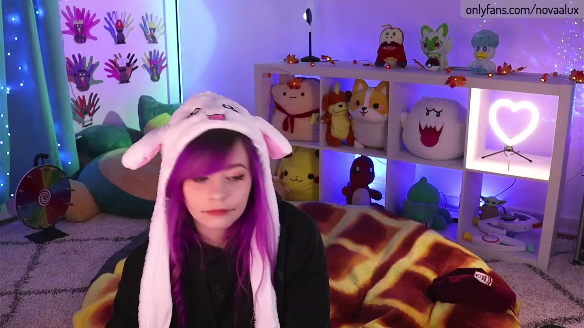 Gallery image thumbnail from Novaalux's myfreecams stream on, 11/24/2022, 16:45 image 17 of 20