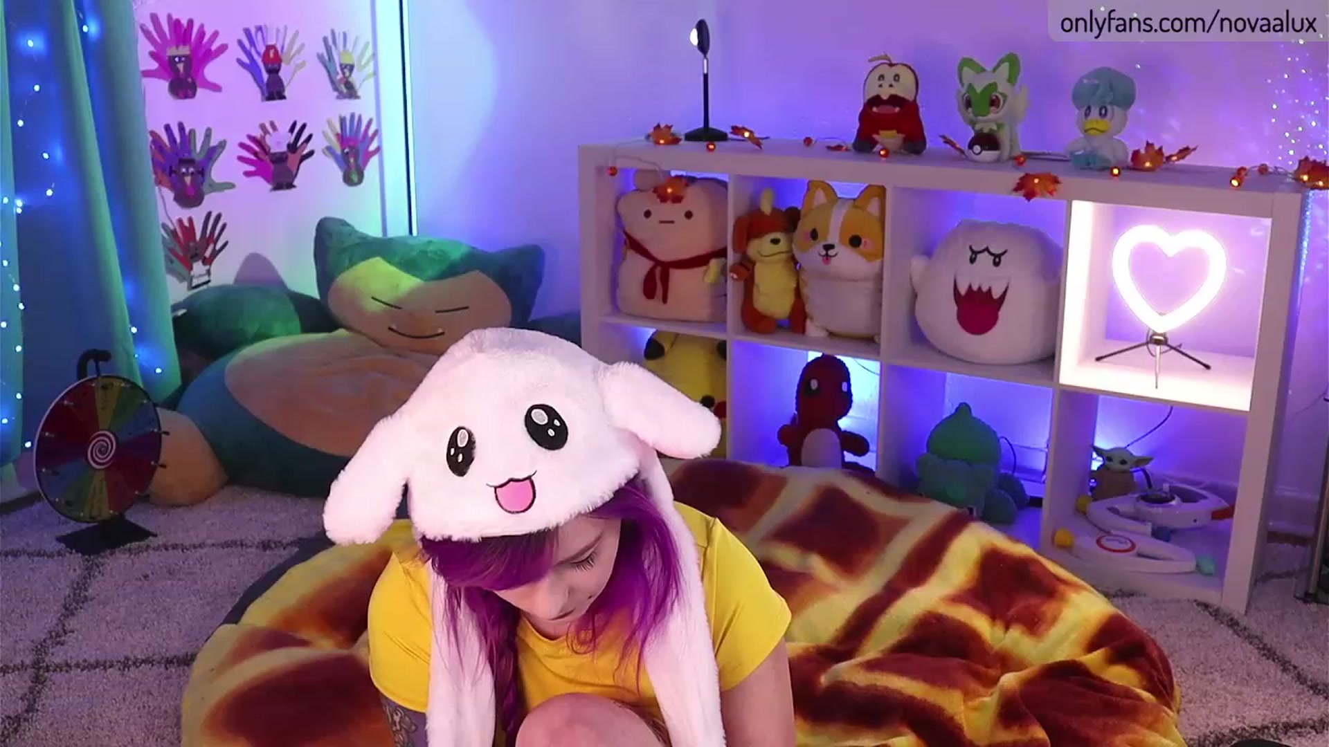 Gallery image thumbnail from Novaalux's myfreecams stream on, 11/24/2022, 16:45 image 3 of 20
