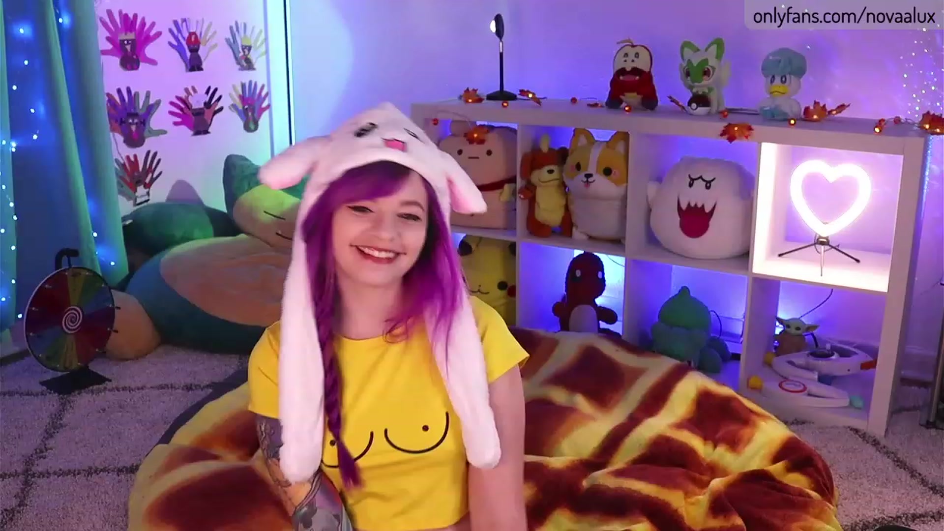 Gallery image thumbnail from Novaalux's myfreecams stream on, 11/24/2022, 16:45 image 2 of 20