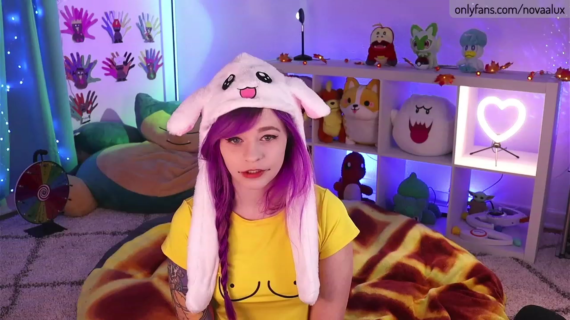 Gallery image thumbnail from Novaalux's myfreecams stream on, 11/24/2022, 16:45 image 1 of 20