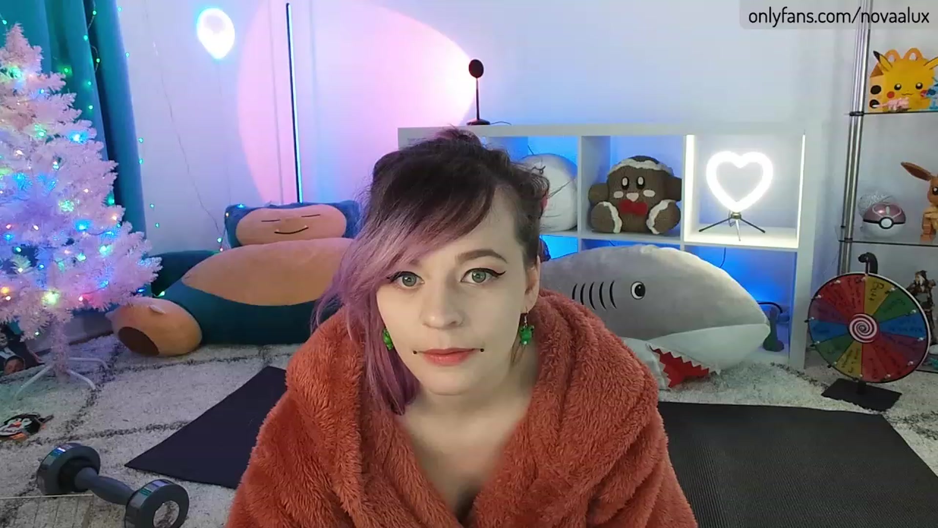 Gallery image thumbnail from Novaalux's myfreecams stream on, 01/06/2023, 20:57 image 11 of 20
