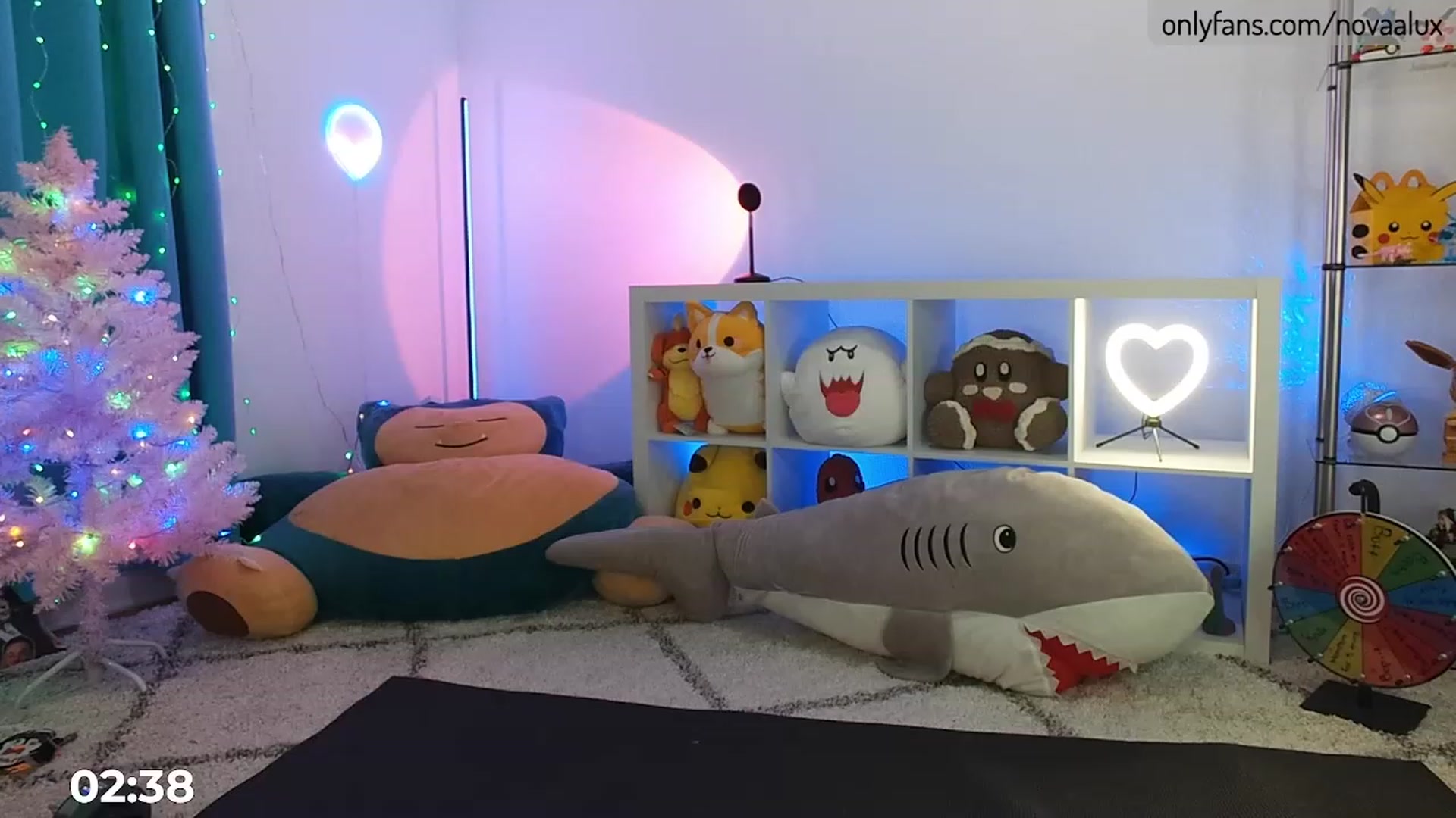 Gallery image thumbnail from Novaalux's myfreecams stream on, 01/06/2023, 20:57 image 4 of 20