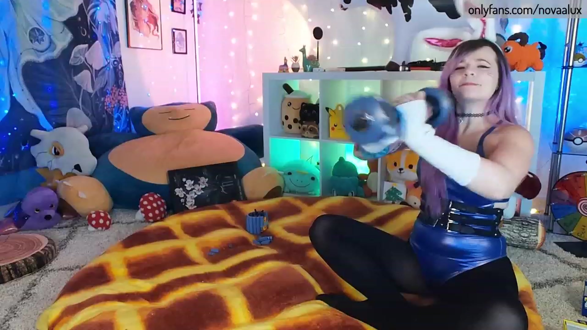 Gallery image thumbnail from Novaalux's myfreecams stream on, 01/23/2023, 24:46 image 13 of 20