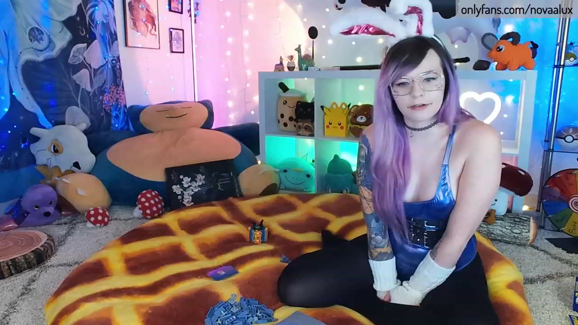 Gallery image thumbnail from Novaalux's myfreecams stream on, 01/23/2023, 24:46 image 6 of 20