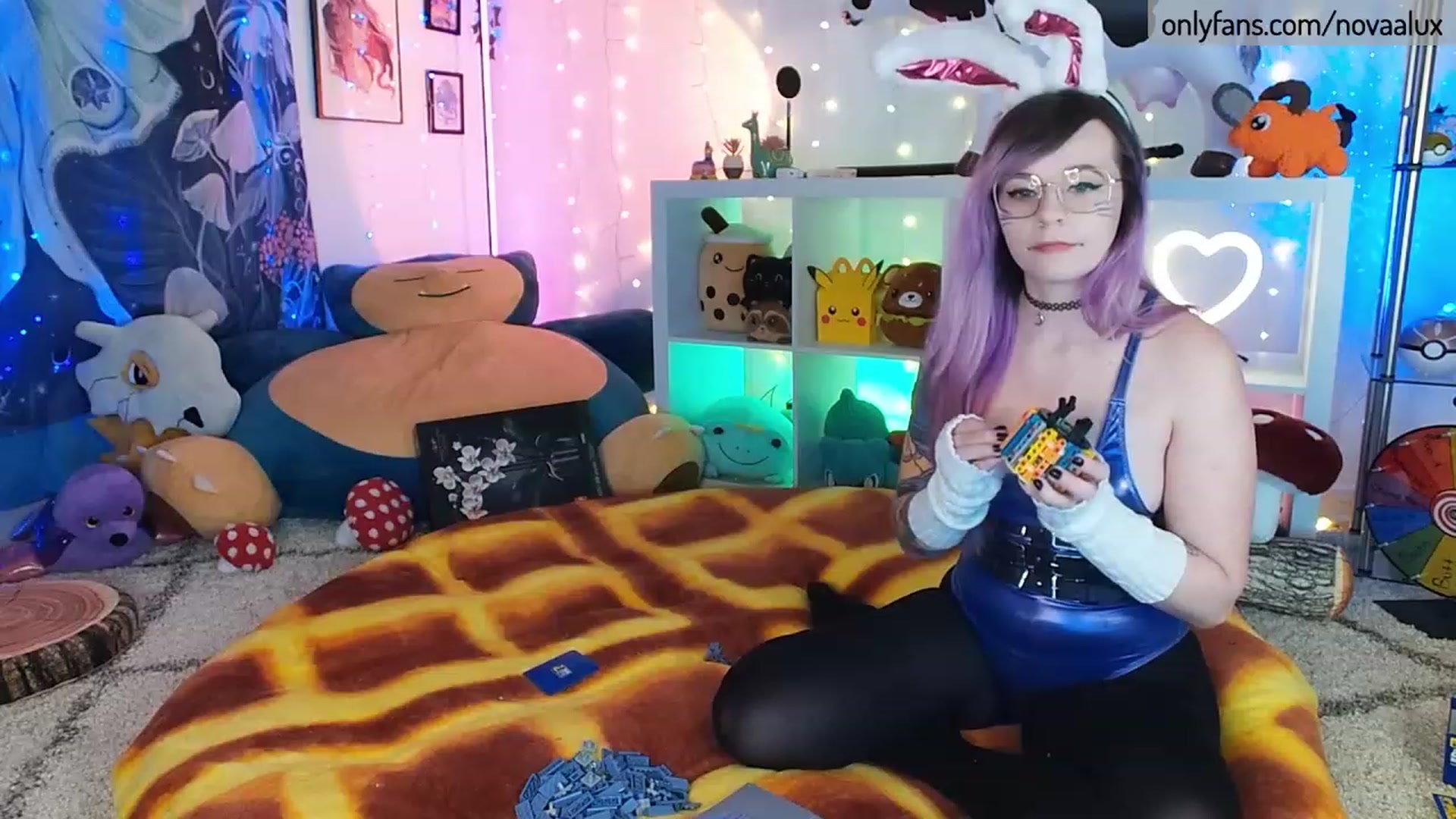 Gallery image thumbnail from Novaalux's myfreecams stream on, 01/23/2023, 24:46 image 5 of 20