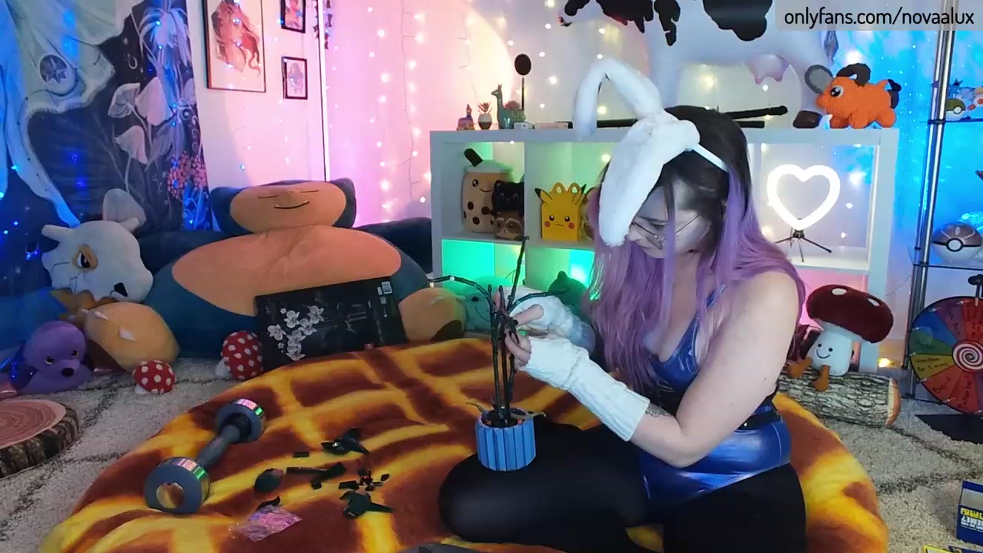 Gallery image thumbnail from Novaalux's myfreecams stream on, 01/23/2023, 02:33 image 12 of 20