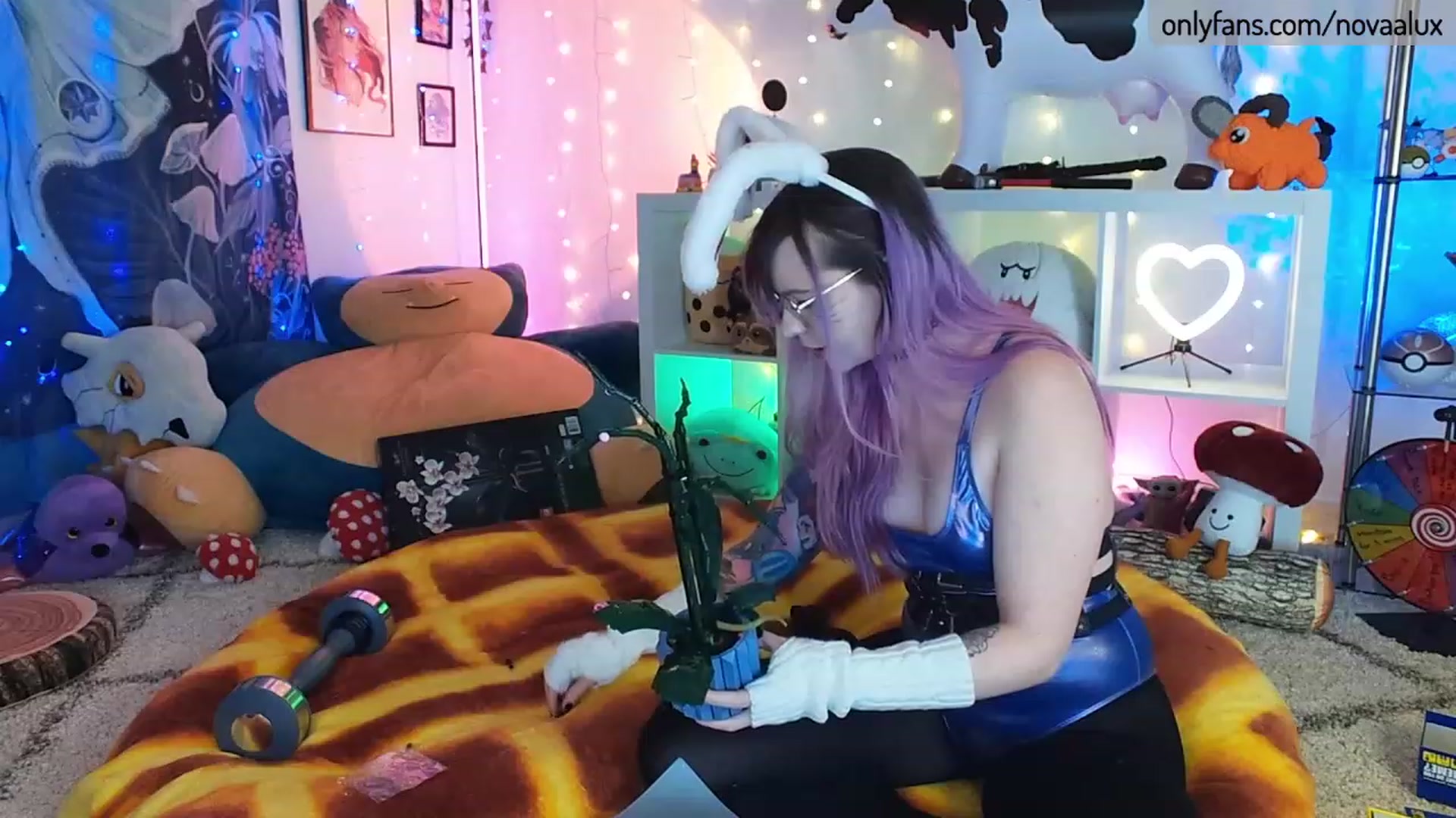 Gallery image thumbnail from Novaalux's myfreecams stream on, 01/23/2023, 02:33 image 16 of 20