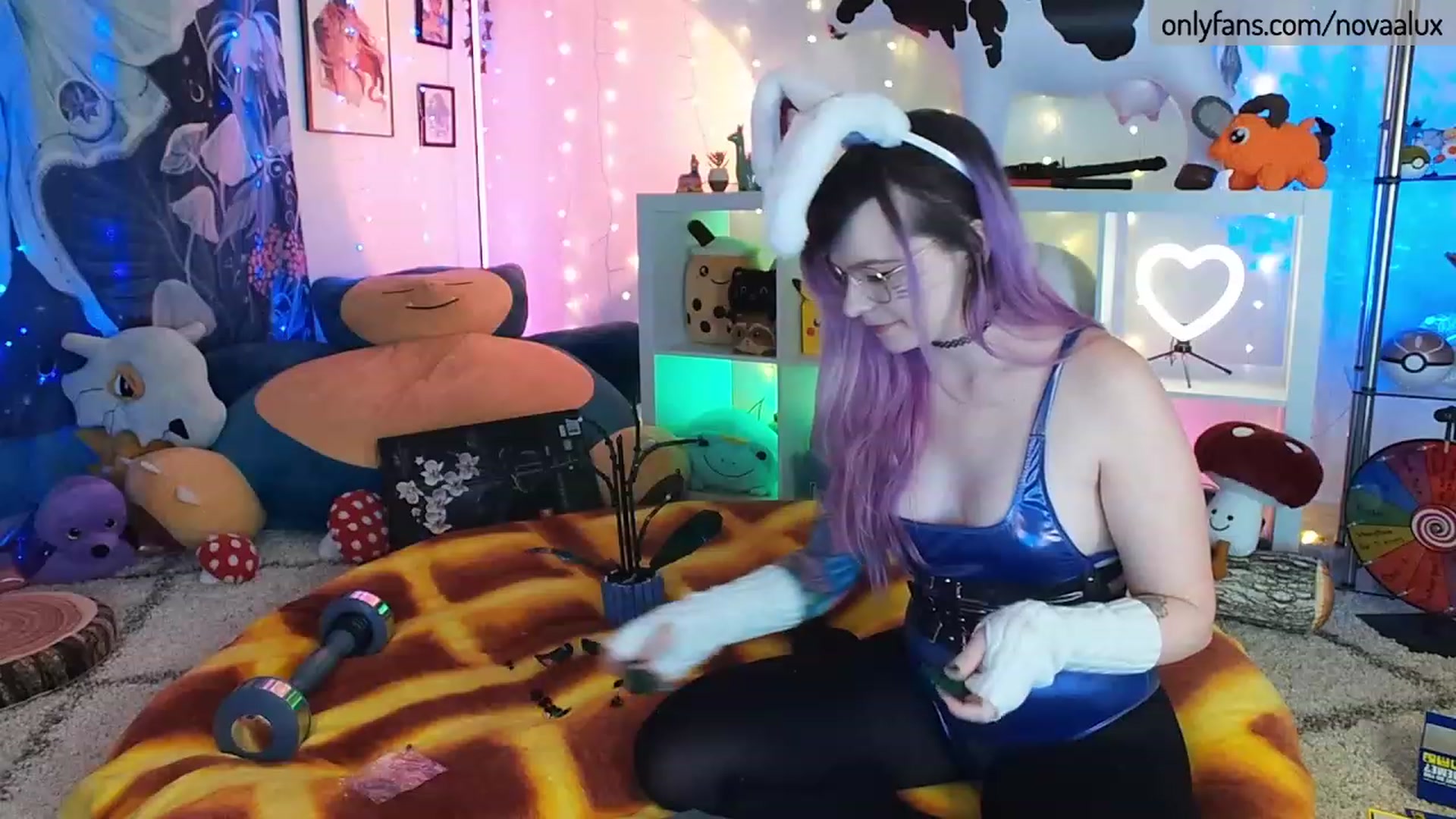 Gallery image thumbnail from Novaalux's myfreecams stream on, 01/23/2023, 02:33 image 15 of 20