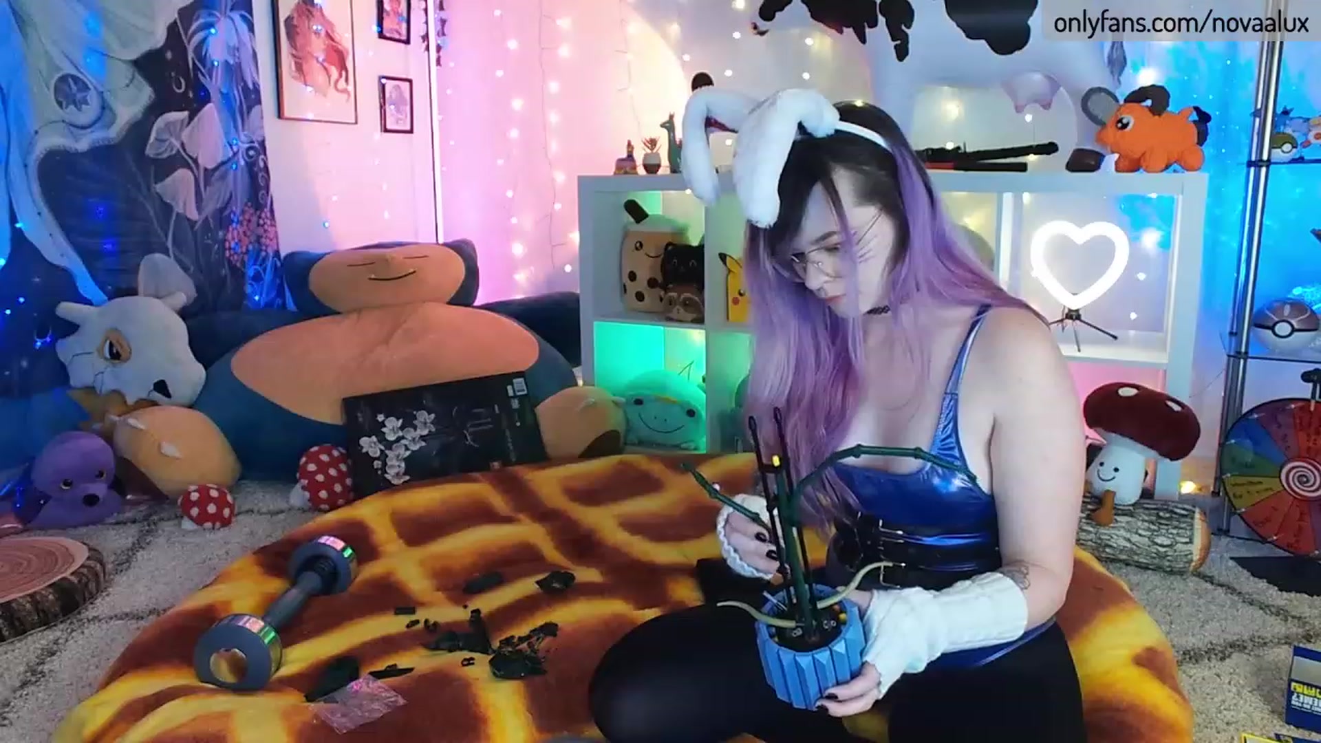 Gallery image thumbnail from Novaalux's myfreecams stream on, 01/23/2023, 02:33 image 5 of 20